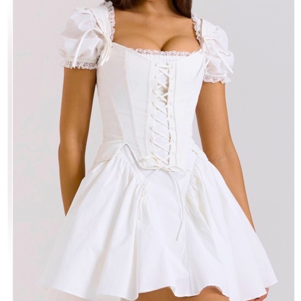 New House Of Cb Lili B Puff Sleeve White Minidress Size XS - Picture 1 of 5